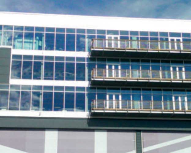 Cam_balkon_ve_genis_pencereler